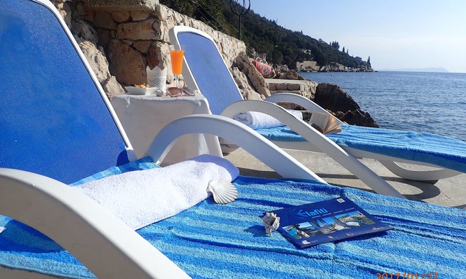 Slano Apartment | Villa BONADEA - modern two bedroom apartment at seafront, perfect getaway