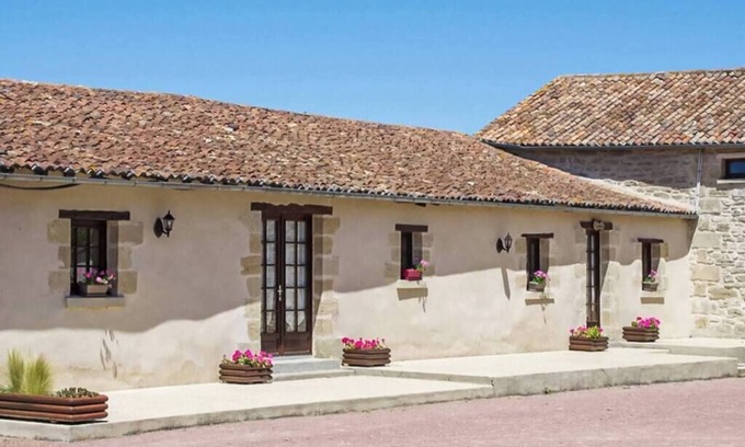 Concourson-sur-Layon House | Villa Bonnezeaux | Sleeps 4 | Manoir Les Touches