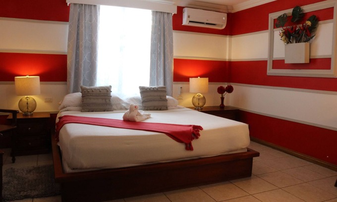 Belize City Bed & Breakfast | Villa Boscardi - King Bed Room - Breakfast Included