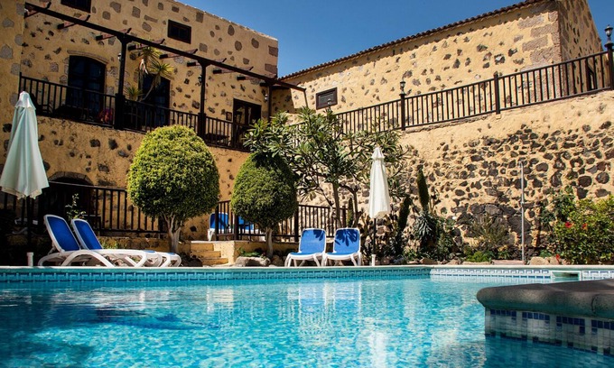 El Rincon Villa | Villa 'Bougainvillea Cottage' with Pool, Garden and Wi-Fi