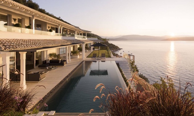 Nisaki Villa | Villa Bouratika - Seven Bedroom Villa, Sleeps 14
