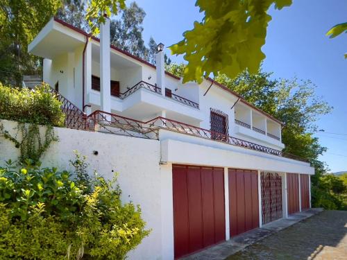 Bouro House | Villa Bouro - Breathtaking scenery near Gerês