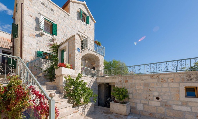 Bol Villa | Villa Brač Stone with Swimming Pool
