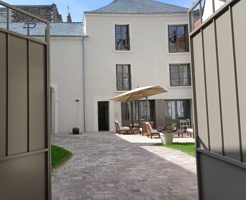 Saint-Serge Bed & Breakfast | Villa Buffon