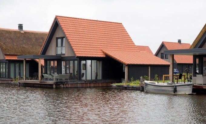 Ossenzijl Villa | Villa by Weerribben Park