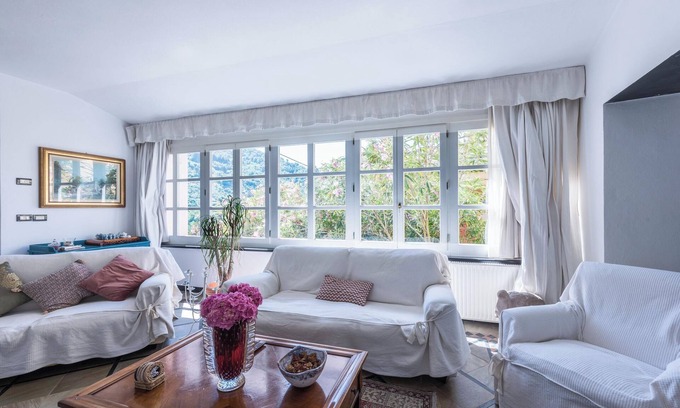 Villa di Cornia Villa | Villa "Ca Dei Gruppi" with Private Terrace, Private Garden & Wi-Fi