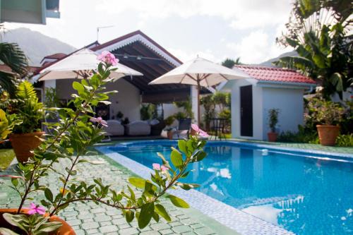 Mahe Island Ski Chalet | Villa Caballero
