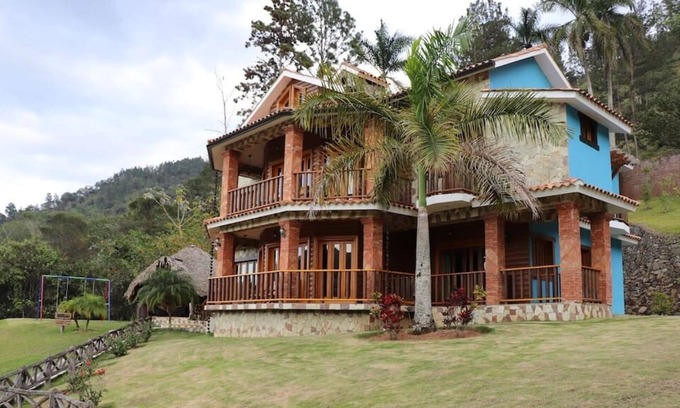 Las Guazaras Villa | Villa Cafe Jarabacoa RD Rancho Las Guazaras DR
