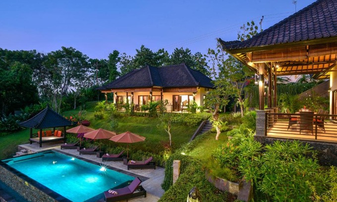 Tukad Mungga Villa | VILLA CAHAYA Perfectly formed by the natural surrounding and Balinese hospitality