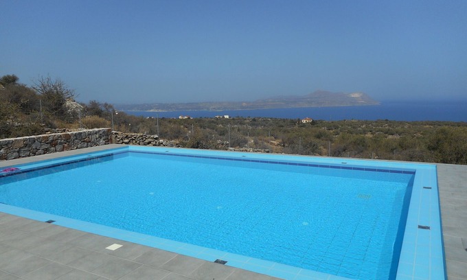 Kokkinon Khorion Villa | Villa Cape Town design and tranquility in an enchanting