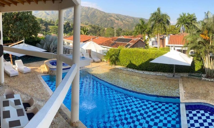 San Jeronimo Villa | Villa Caraluna