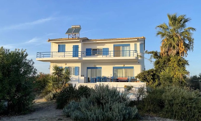 Aloizianika Villa | Villa Caretta - Your Holiday Home right by the sea