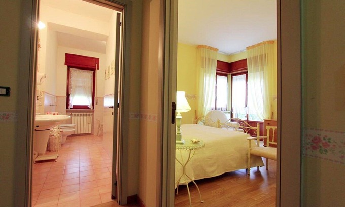Tollo Villa | Villa Carol Triple room with private external bathroom