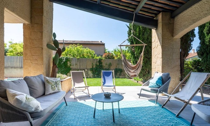 Les Beaux-Arts Villa | Villa Caroline · Charming Languedoc villa with pool in Montpellier