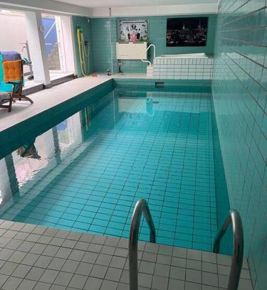 Großenbaum Apartment | Villa Casa Blanca mit Privatem Schwimmbad 26 grad und Sauna