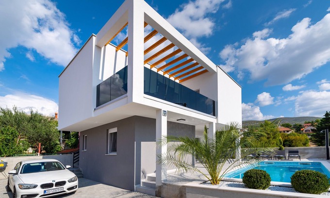 Gornji Karin Villa | Villa Casa Calido - Three Bedroom Villa with Swimming Pool
