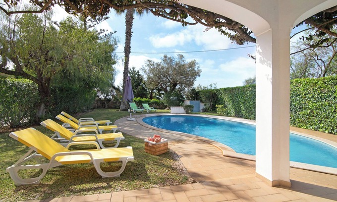 Cerro do Mocho Villa | Villa 'Casa Da Oliveira' with Private Pool, Wi-Fi and Air Conditioning