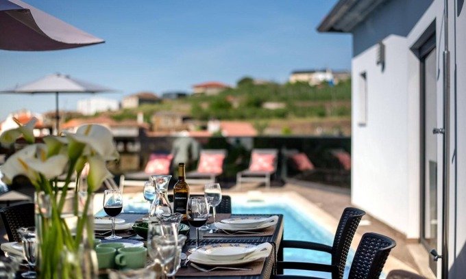 Cimbres Villa | Villa 'Casa Dona Maria - Armamar Douro' with Mountain View, Private Pool and Wi-Fi