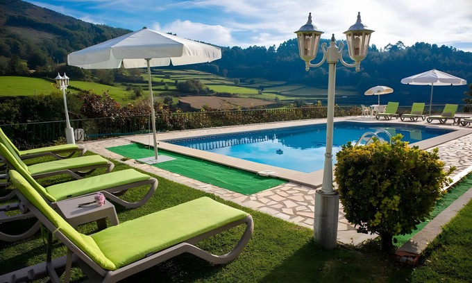 Bico Villa | Villa 'Casa Dos Leões' with Mountain View, Private Pool and Wi-Fi