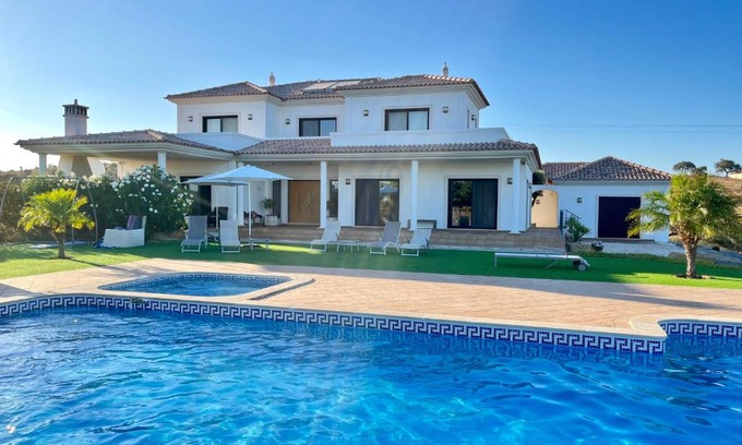 Corte Antonio Martins Villa | VILLA Casa Eden
