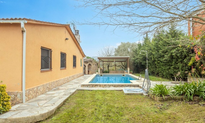 Mont Barbat Villa | Villa 'Casa Raymond' with Mountain View, Private Pool and Wi-Fi