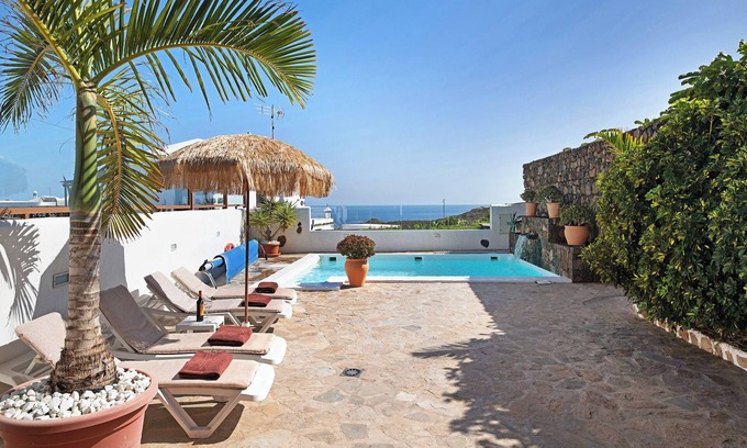 Guatiza Villa | Villa "Casa Golondrina" with Sea View, Private Pool & Wi-Fi