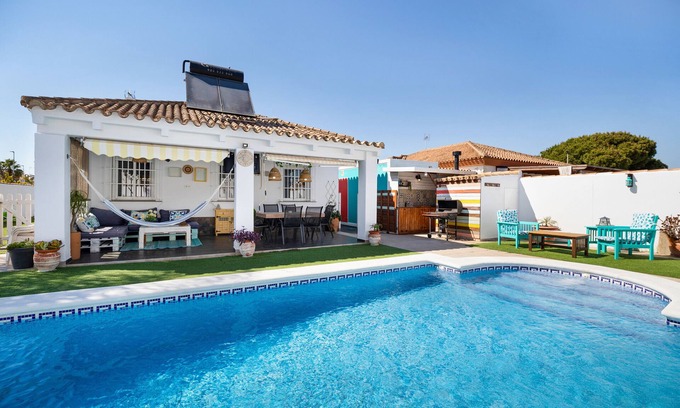 Los Gallos-Cerromolino Villa | Villa 'Casa Las Golondrinas-solo Familias' with Private Pool, Wi-Fi and Air Conditioning