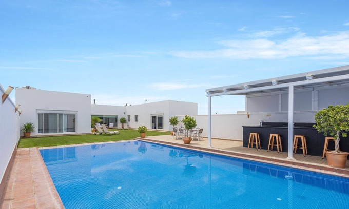 Marchena Villa | Villa 'Casa Rural Camino del Torero' with Pool & Wi-Fi