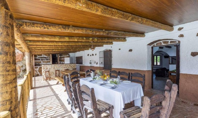 Moron de la Frontera House | Villa "Casa Rural San Miguel" with Pool & Wi-Fi
