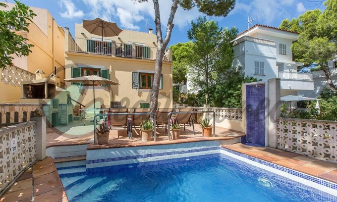 El Toro House | Villa Casablanca near port adriano by villasmediterranean