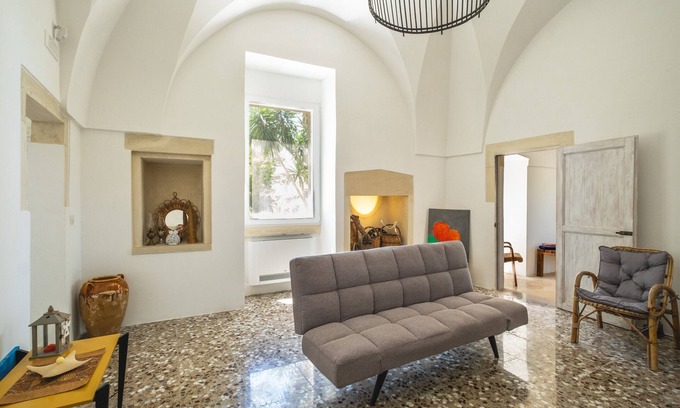 Cutrofiano Villa | Villa 'Casale Cafazza Country House' with Private Pool, Wi-Fi and Air Conditioning
