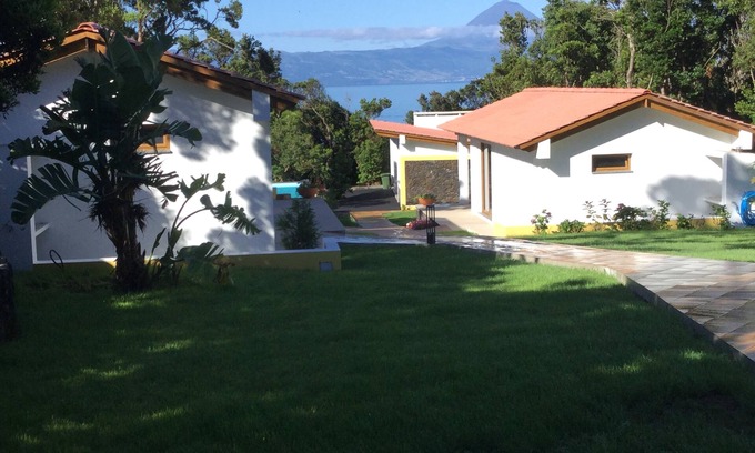 Urzelina House | Villa Casteletes- Bangalow Deluxe With Sea View