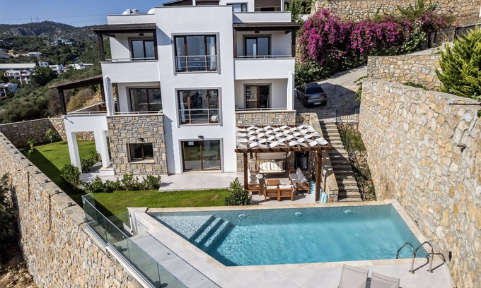 Bodrum City Center Villa | Villa Castle by EvTatilim with Private Pool and Sea View in Bodrum City Center
