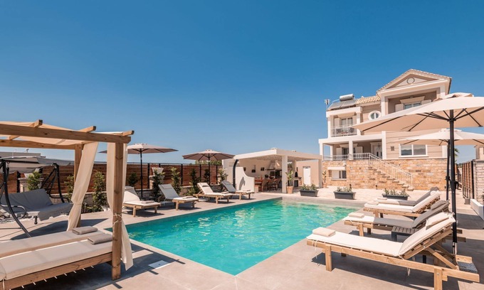Agrilia Villa | Villa Cela - 5-Bedroom Villa with Private Pool