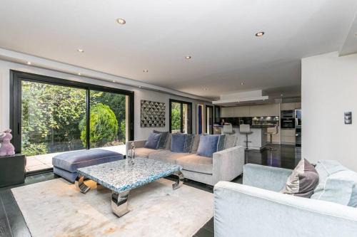 Nogent Village Villa | Villa, centre-ville, Paris, Disneyland, Ascenseur, Parkings