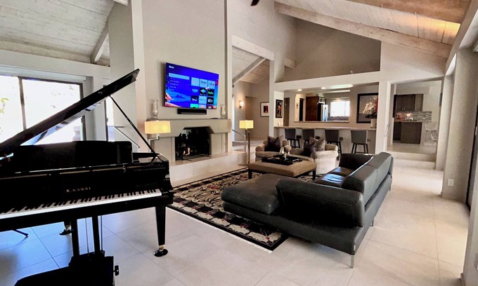 Rancho Mirage Condo | Villa Cha Cha | Elegant 3BR/3BA with Grand Piano & Incredible Views – a Greenday property!