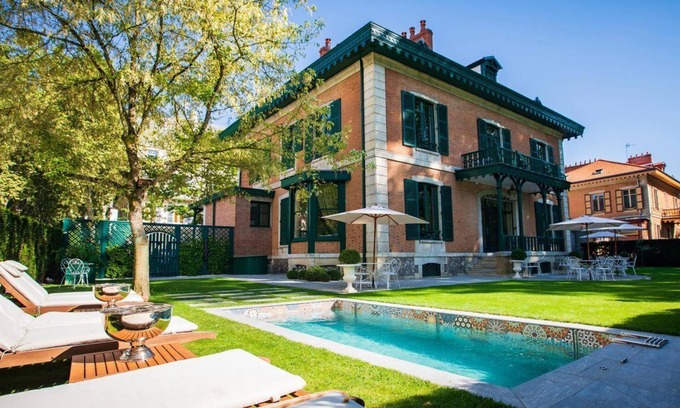 Thermal Villa | Villa - Chalet Clermont-Tonnerre with swimming pool in the center of town