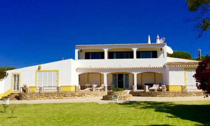 Carvoeiro Villa | Villa Chanteria Carvoeiro, fabulous 7 bedroom, 7 bathroom villa with AC, short.