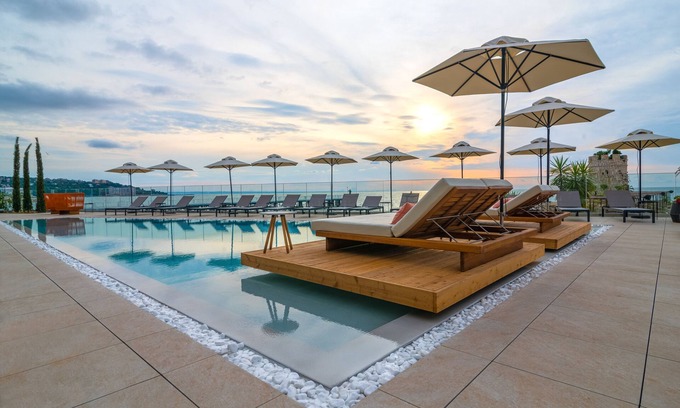 Saints Constantine and Helena Hotel | Villa Chinka by Astor Garden Hotel