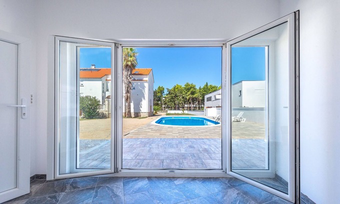 Zrce Villa | Villa Christina - room for up to 4 people with pool, max. capacity 30 people