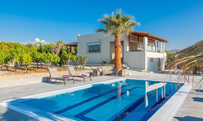 Skaleta House | Villa Chrysalida, peaceful home with scenic views!