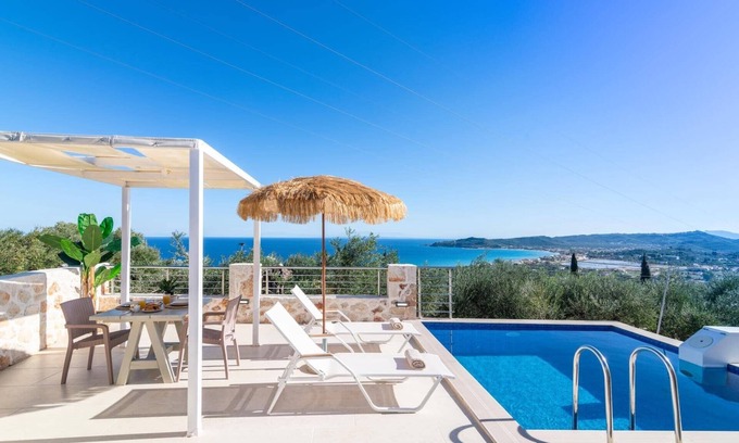 Alonia Villa | Villa Chrysso Horio 1 by Villa Plus