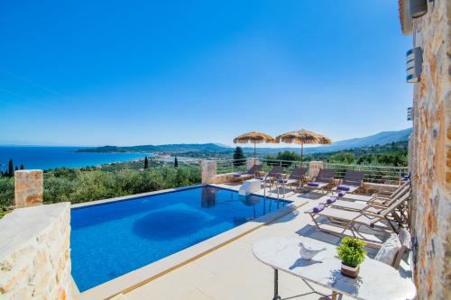 Alonia Villa | Villa Chrysso Horio 2 by Villa Plus