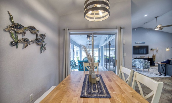 Long Meadow Villa | Villa close to SW Florida Beaches and Golf Courses