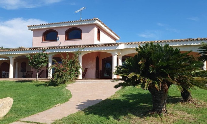 San Vito Villa | Villa con piscina a 12 min dalle spiaggie bianche e mare cristallino di costarei