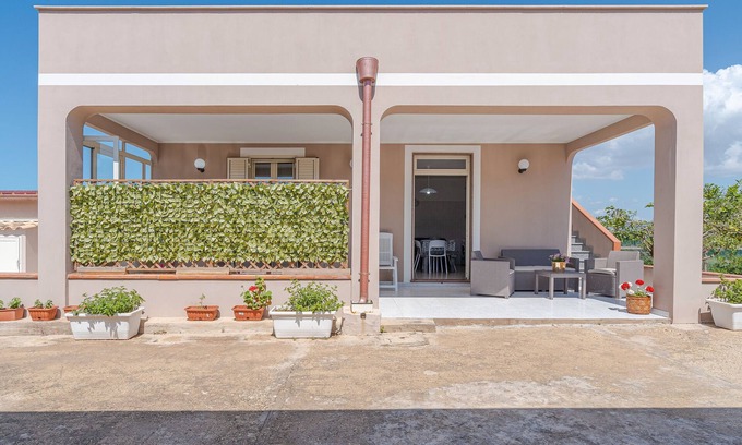 Granelli Villa | Villa 'Con Tre Camere Da Letto' with Private Terrace, Shared Garden and Air Conditioning