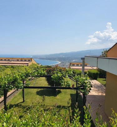 Staletti House | Villa con vista mare
