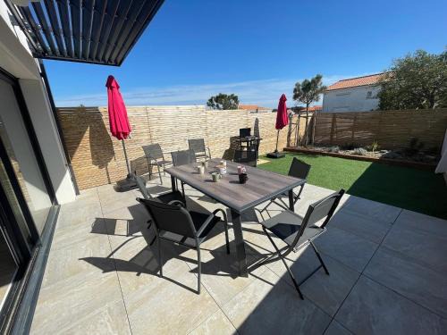 La Tranche-sur-Mer House | Villa Contemporaine Près de la Plage avec Jardin, Terrasse et Wifi - FR-1-22-359