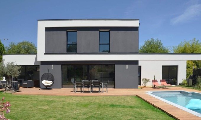 Sautron Villa | Villa Contemporaine Avec Piscine a Proximité Immédiate des Commerces