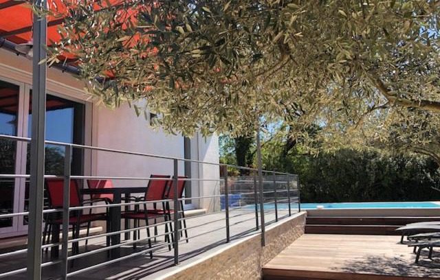 Moussac House | Villa Coquelicot avec piscine privée et borne électrique